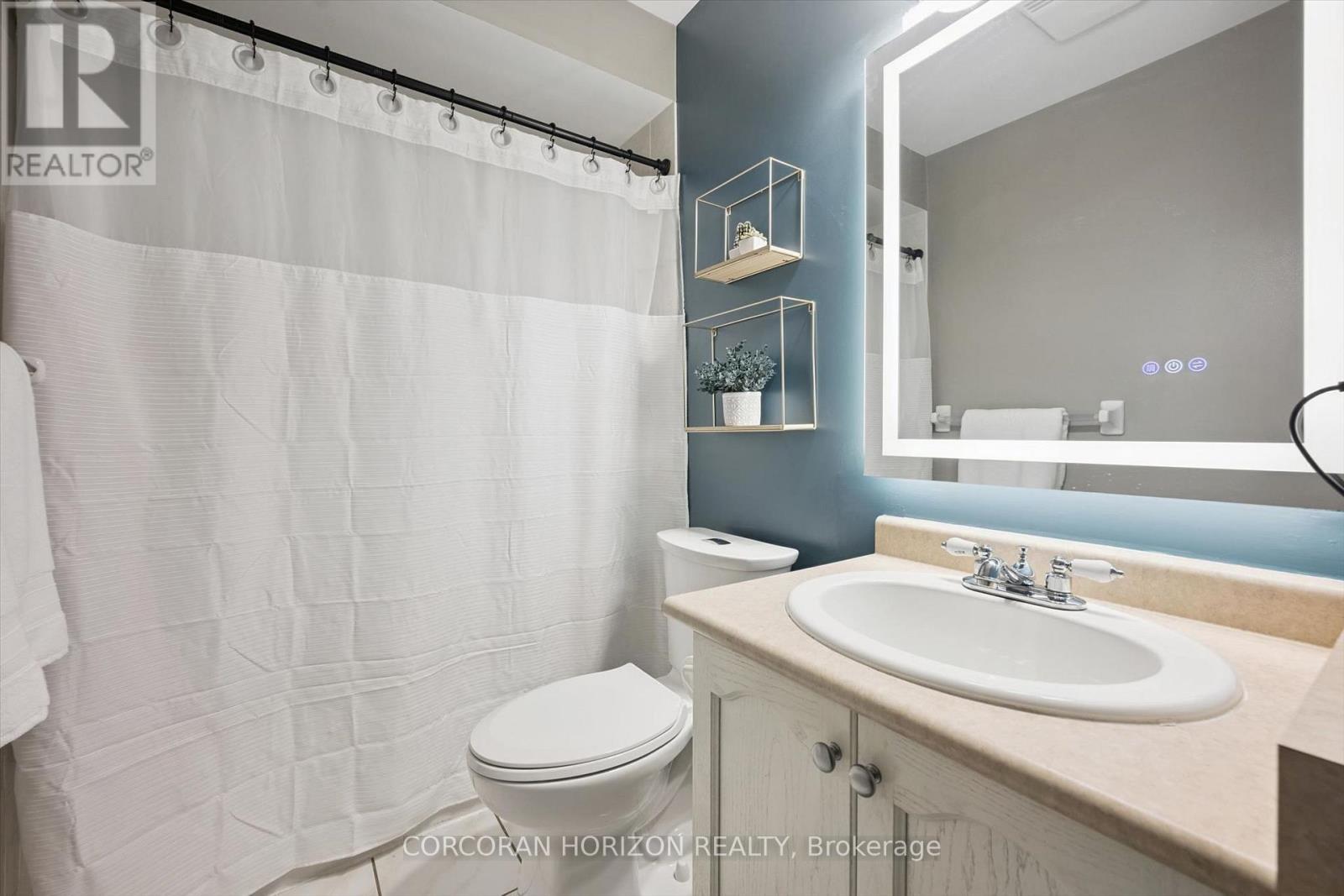 #4 2970 BERWICK DRIVE - 19