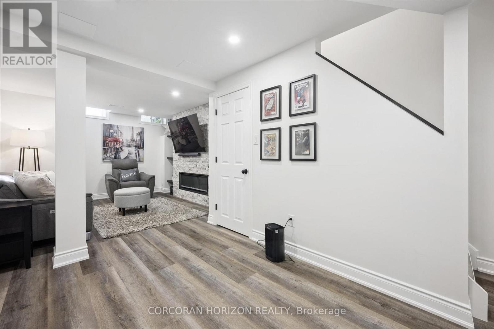 #4 2970 BERWICK DRIVE - 20
