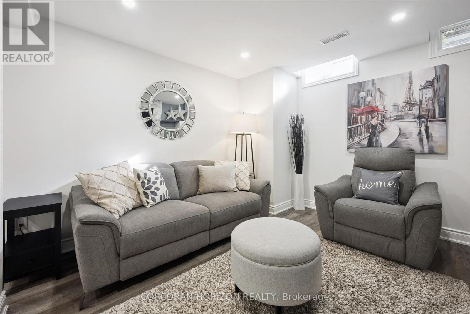 #4 2970 BERWICK DRIVE - 21