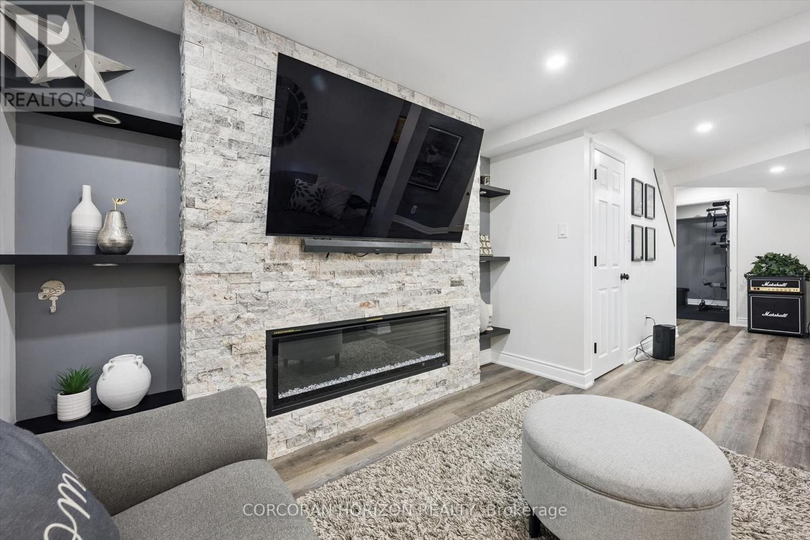#4 2970 BERWICK DRIVE - 22