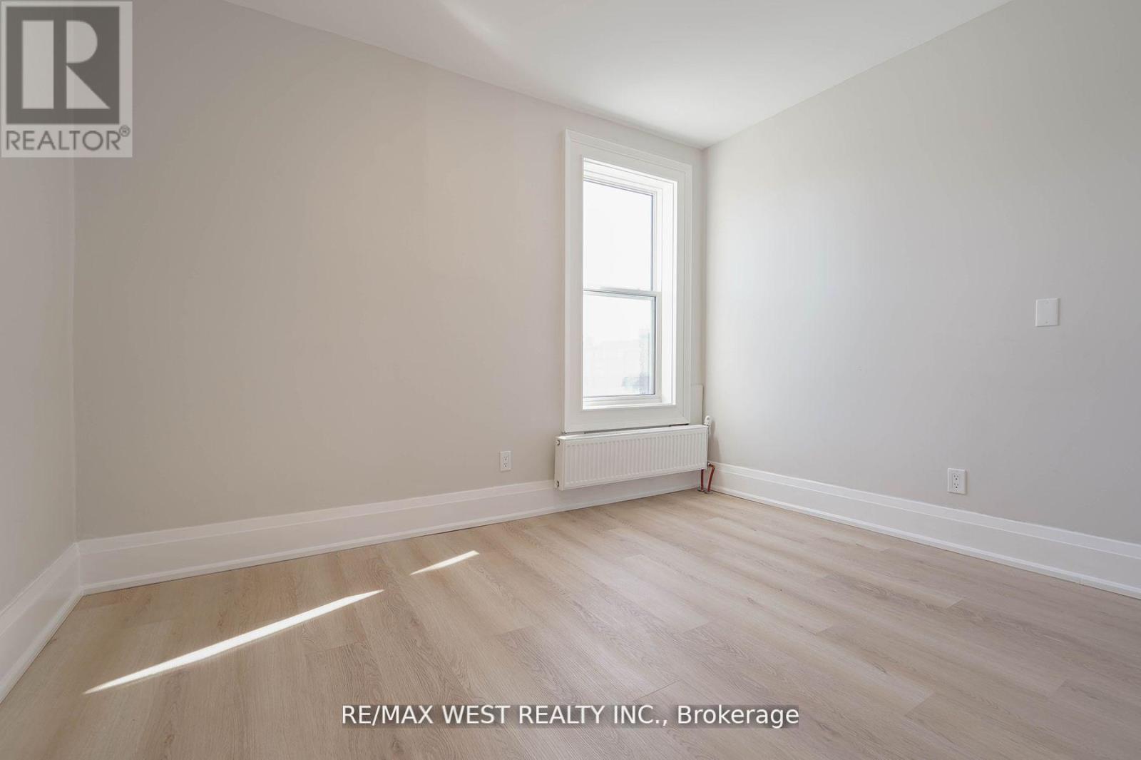 115 EDWIN AVENUE - Image 26