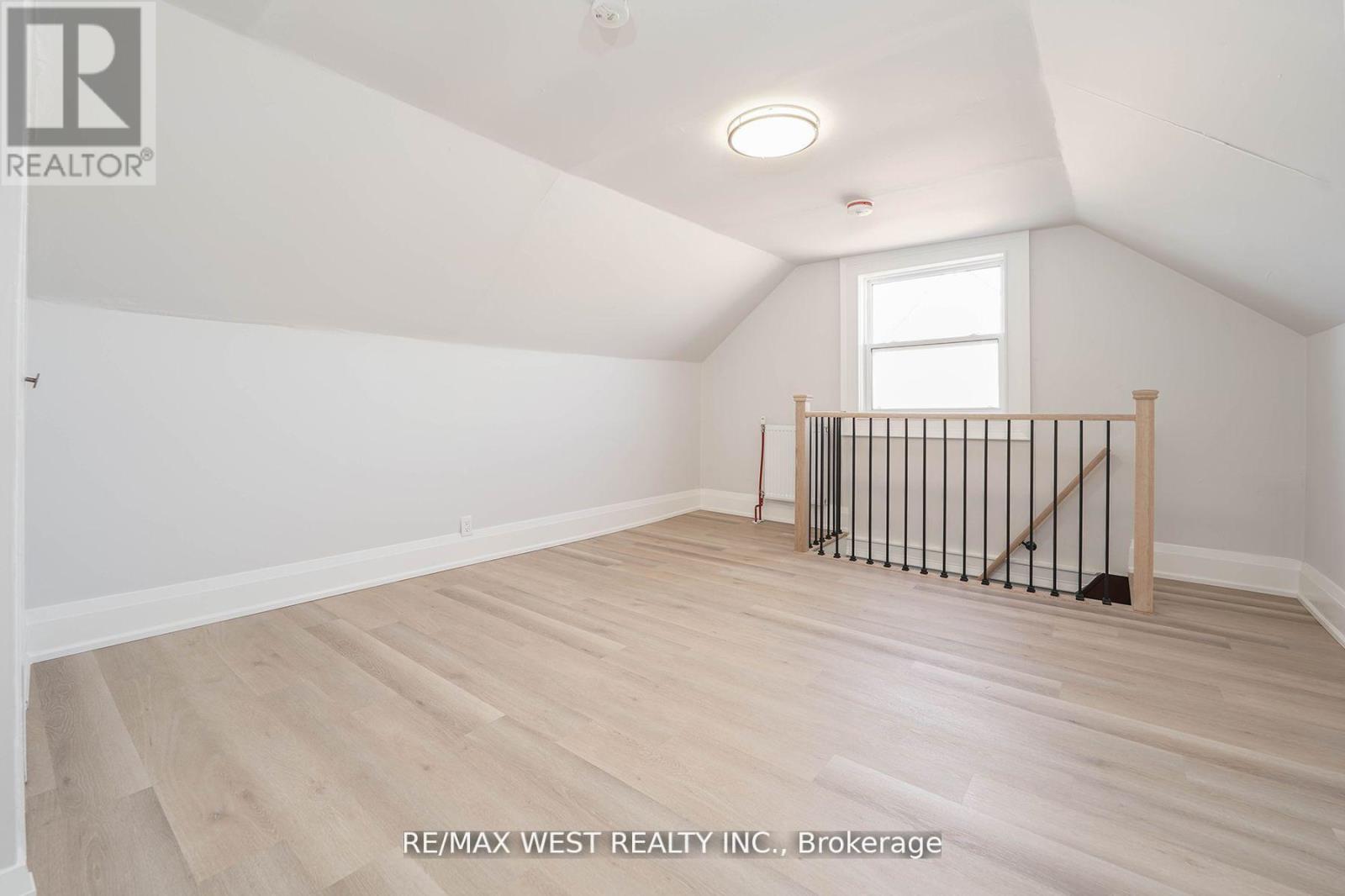 115 EDWIN AVENUE - Image 36