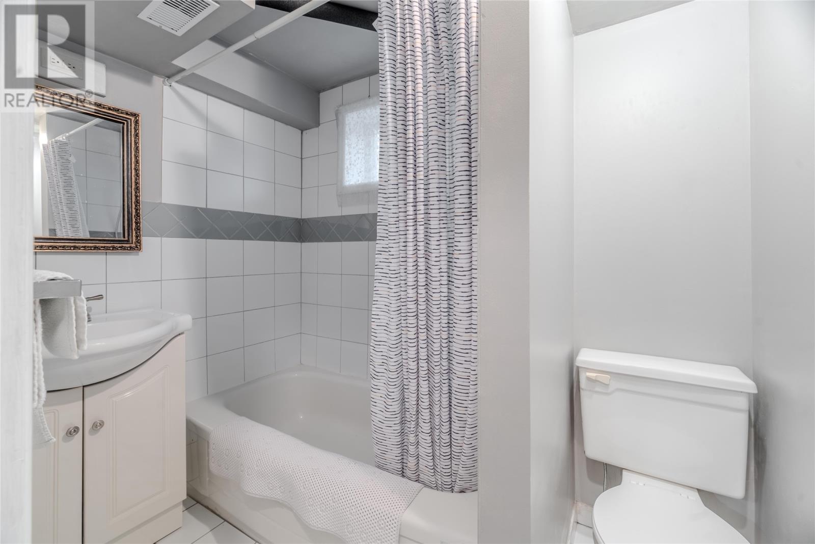 36 St Andrews Avenue - 19