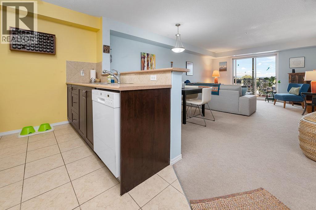 205 THIRD Avenue Unit# 2307, Invermere — photo 3