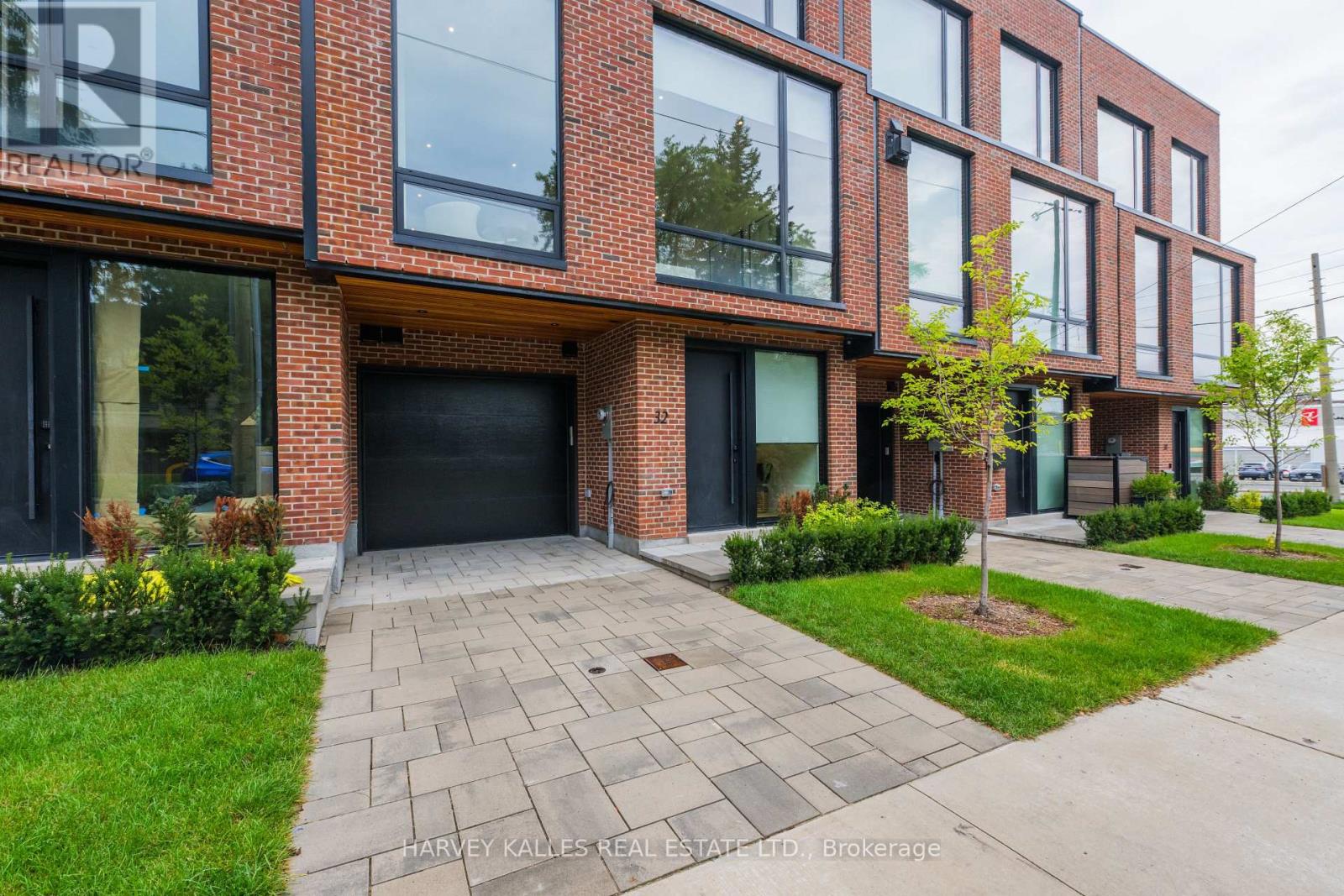 32 Evergreen Gardens, Toronto — photo 2