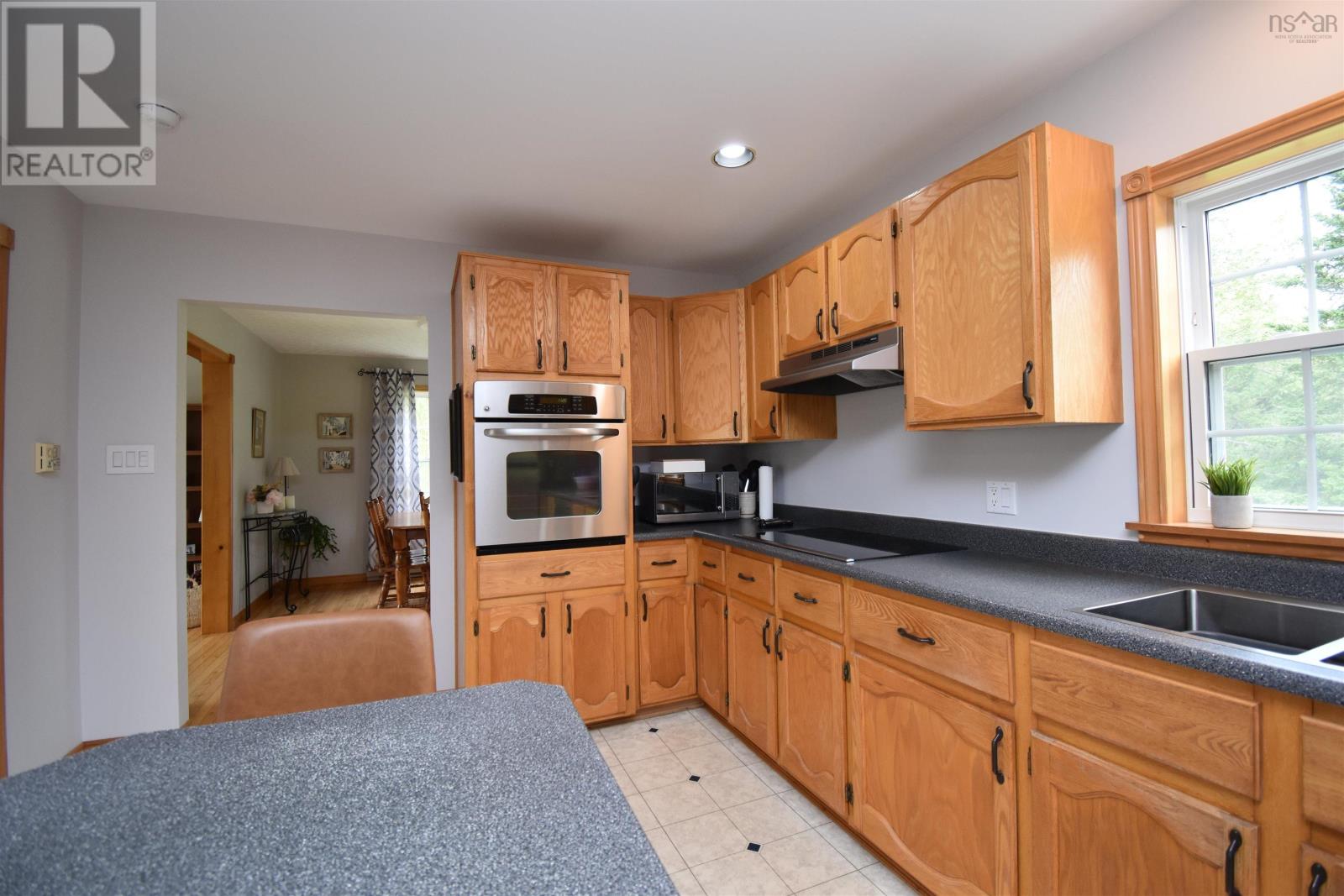 53 MEADOWLAND Avenue, Bible Hill — photo 8