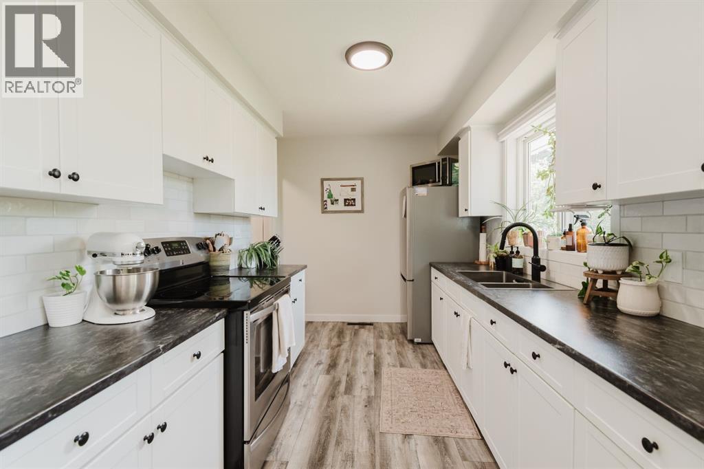 10415 111 Avenue - 7