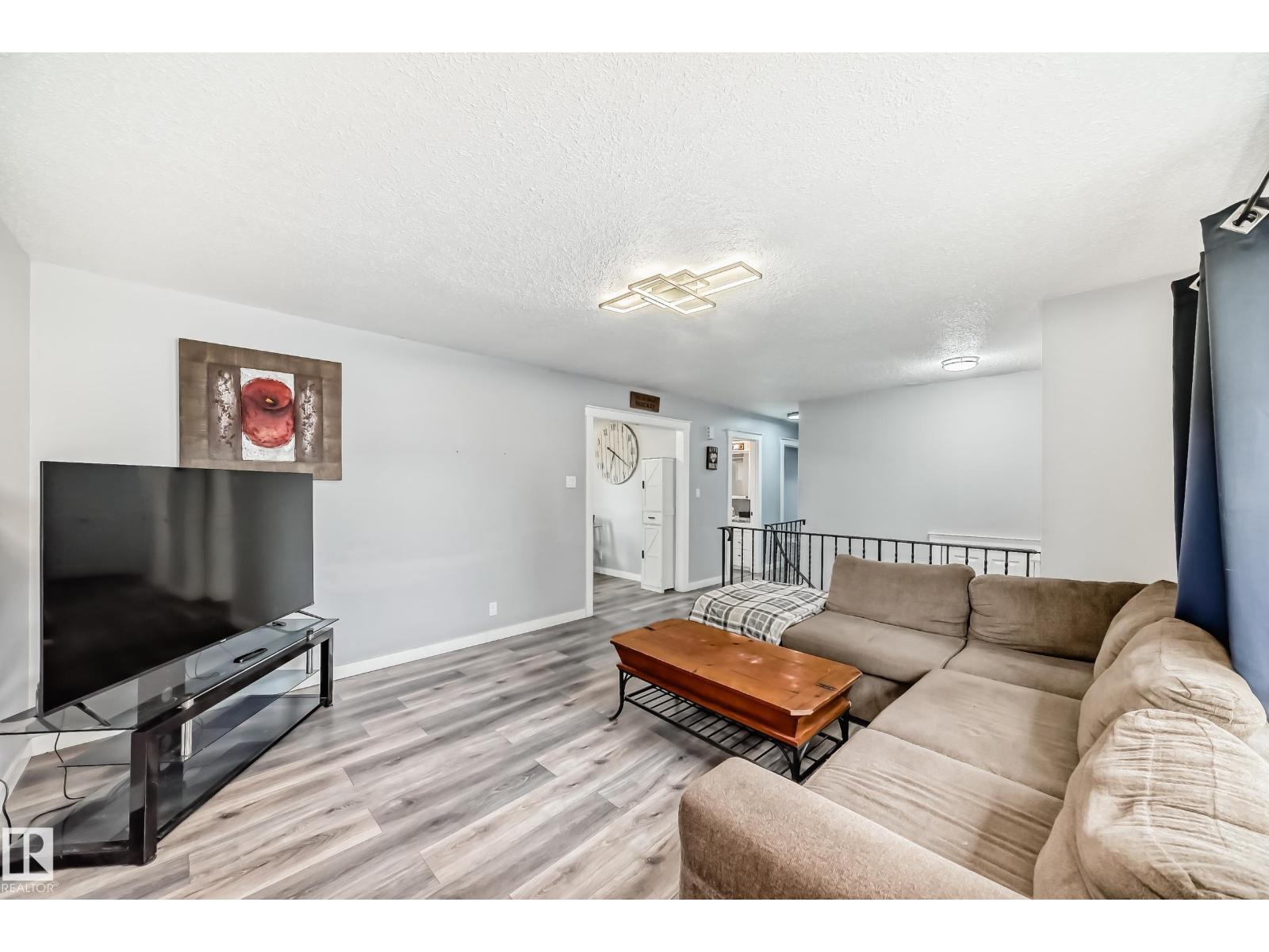 3802 52 ST - Image 19