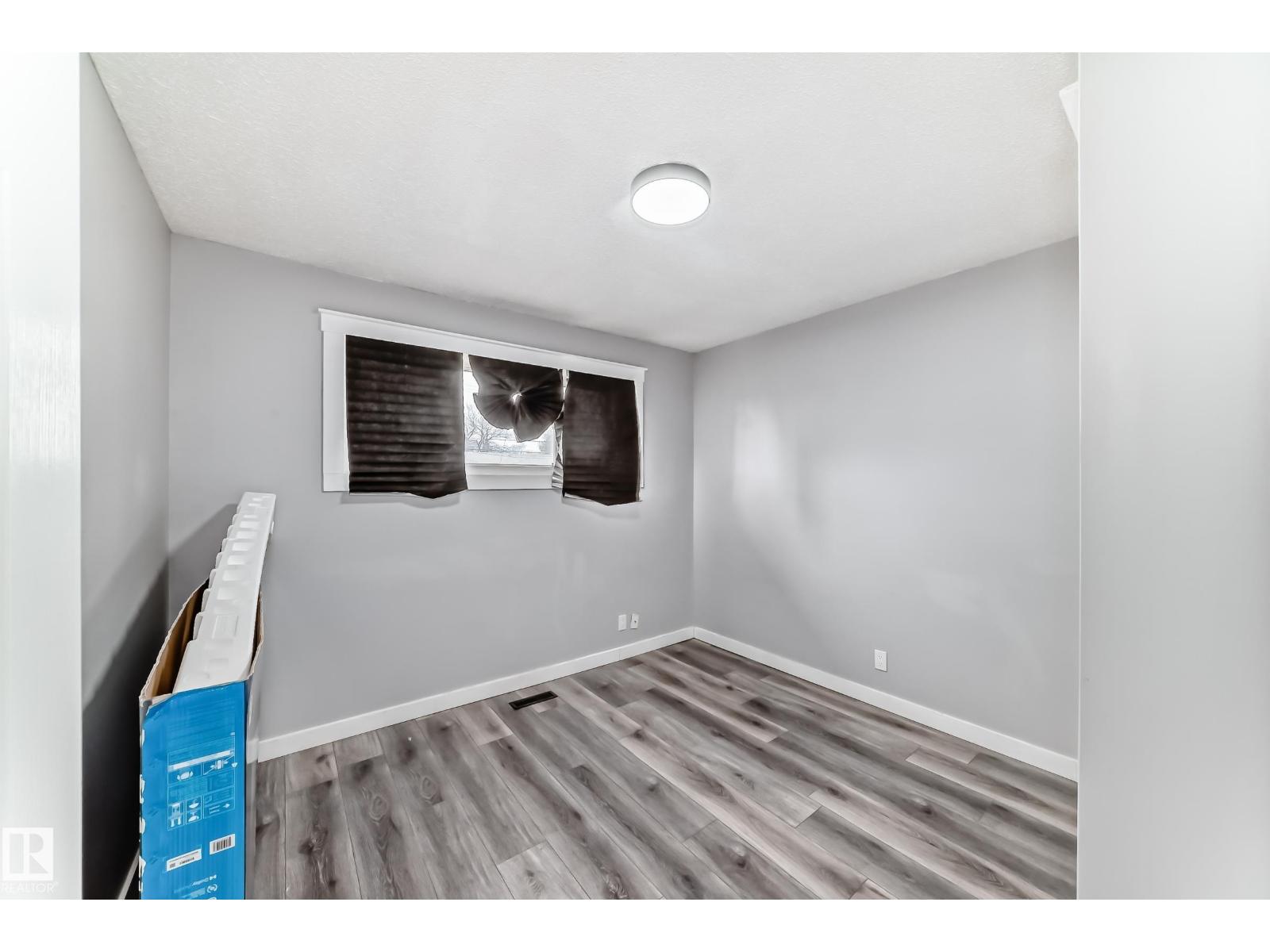 3802 52 ST - Image 28