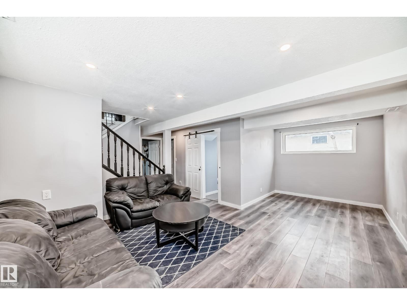 3802 52 ST - Image 37