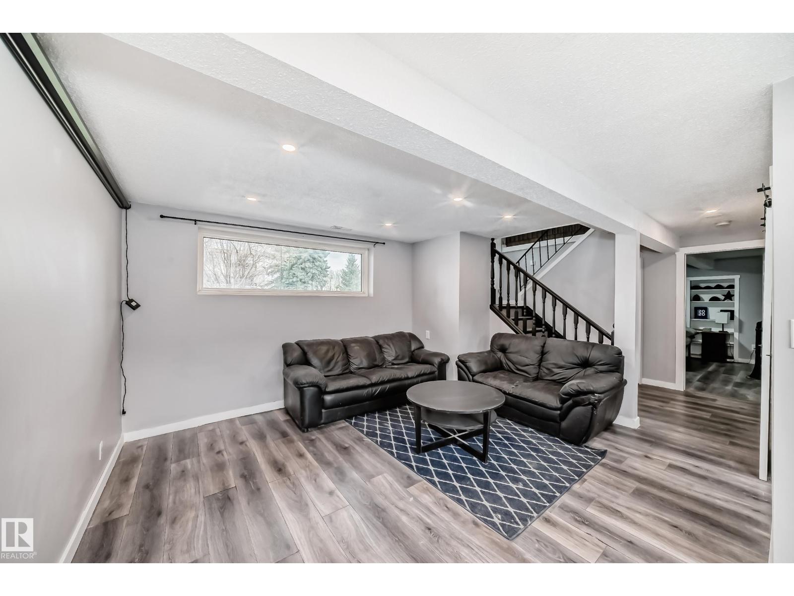 3802 52 ST - Image 38