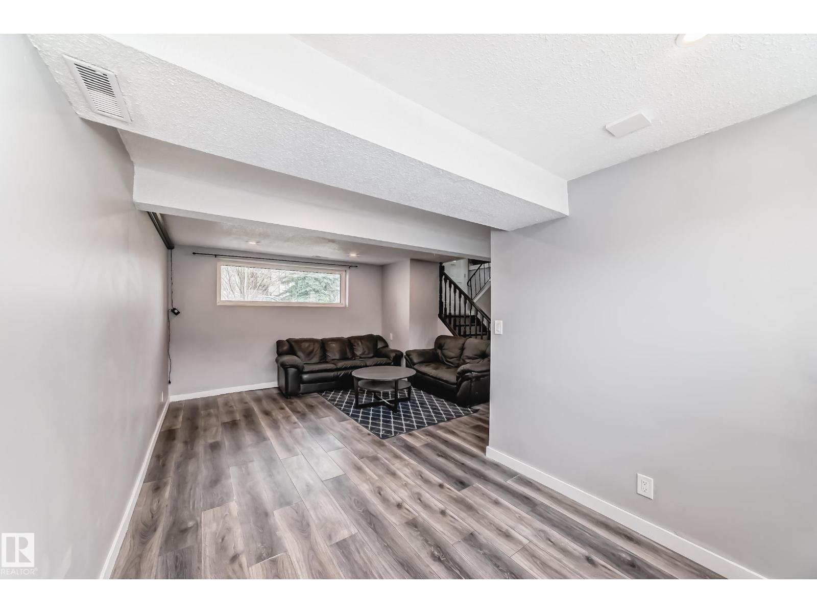 3802 52 ST - Image 39