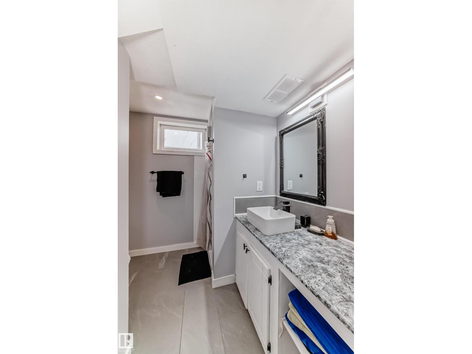 3802 52 ST - Image 45