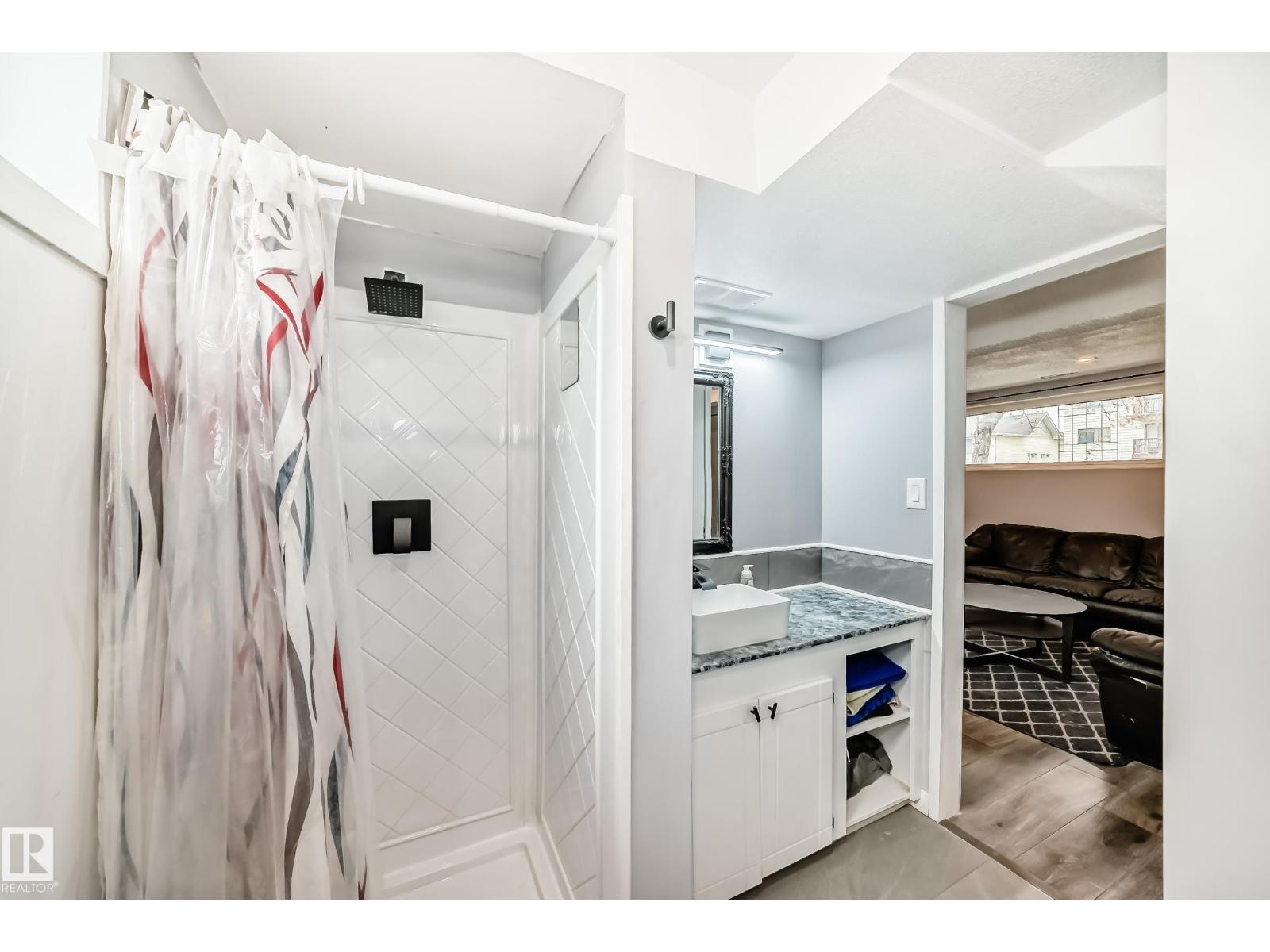3802 52 ST - Image 46
