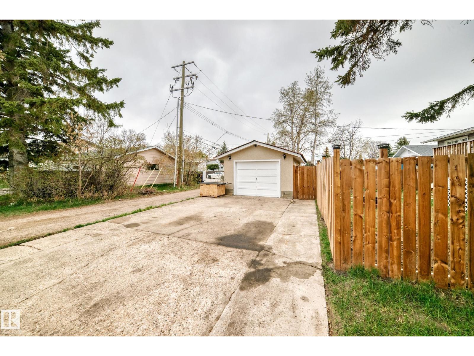 3802 52 ST - Image 58