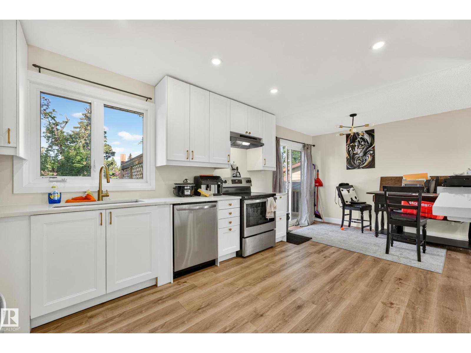 2412 80 ST NW - 12