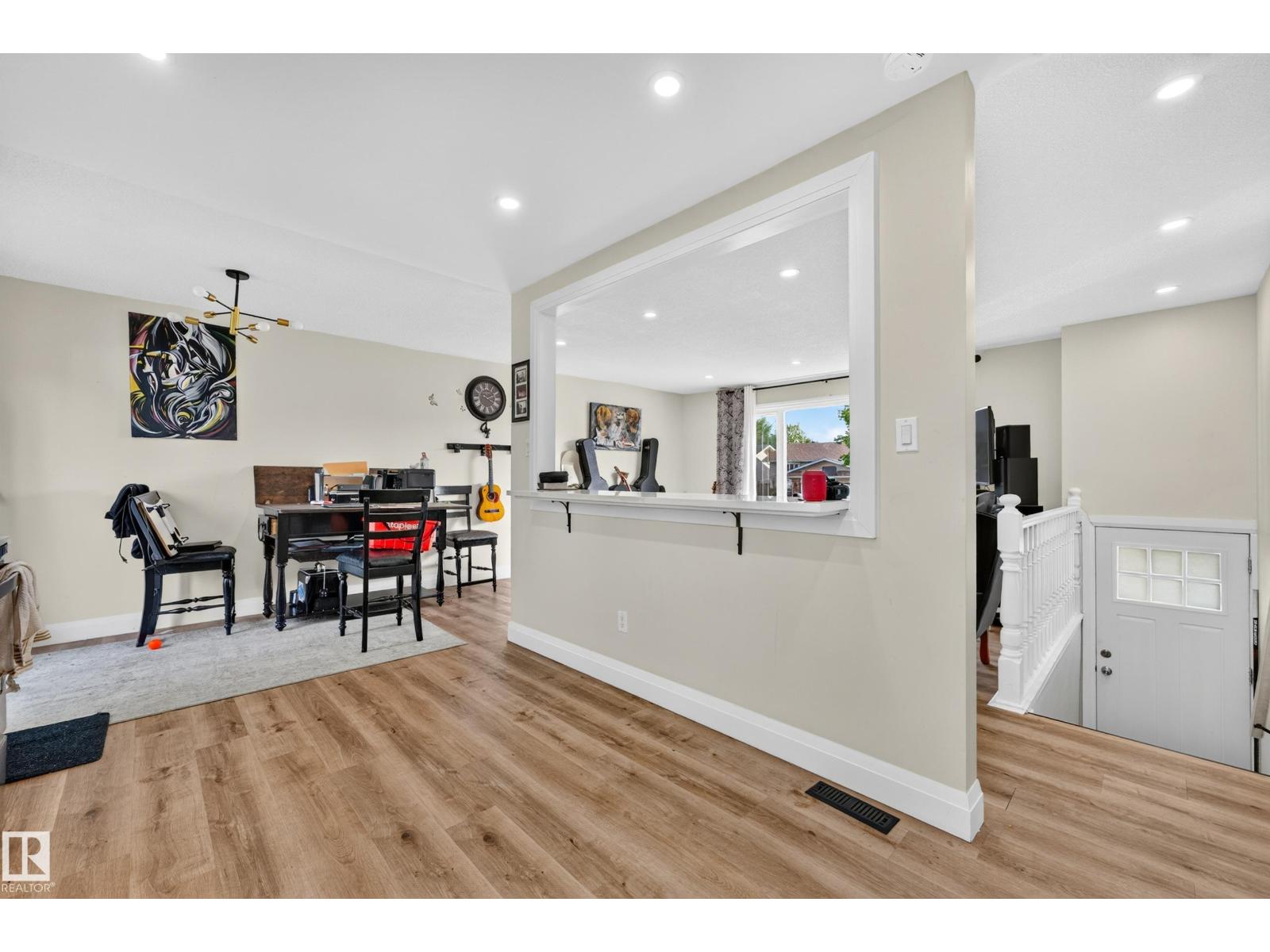2412 80 ST NW - 13