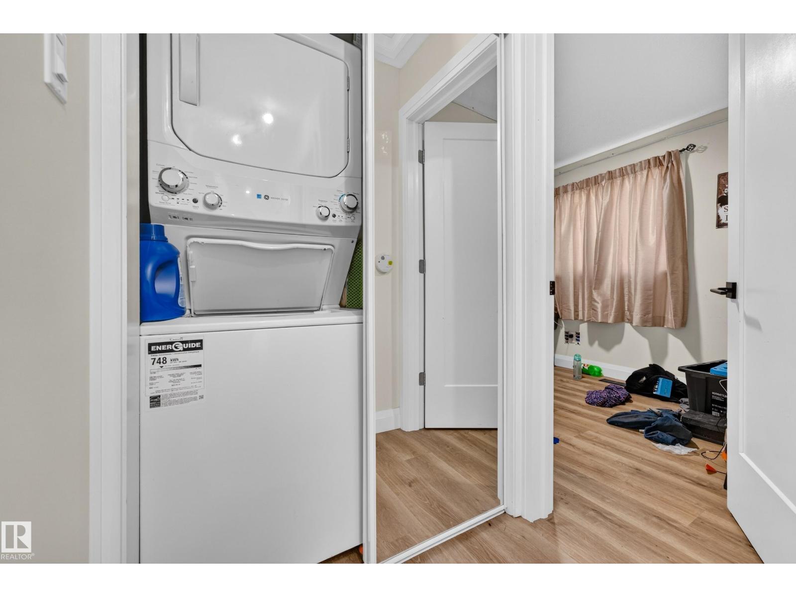 2412 80 ST NW - 20