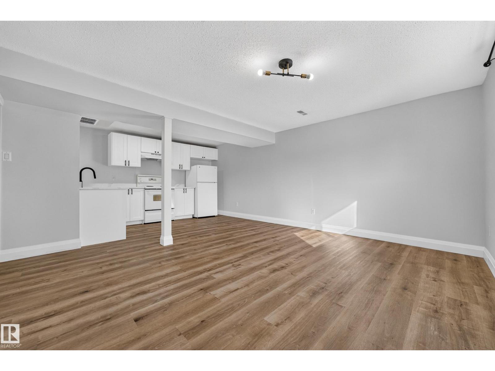 2412 80 ST NW - 24