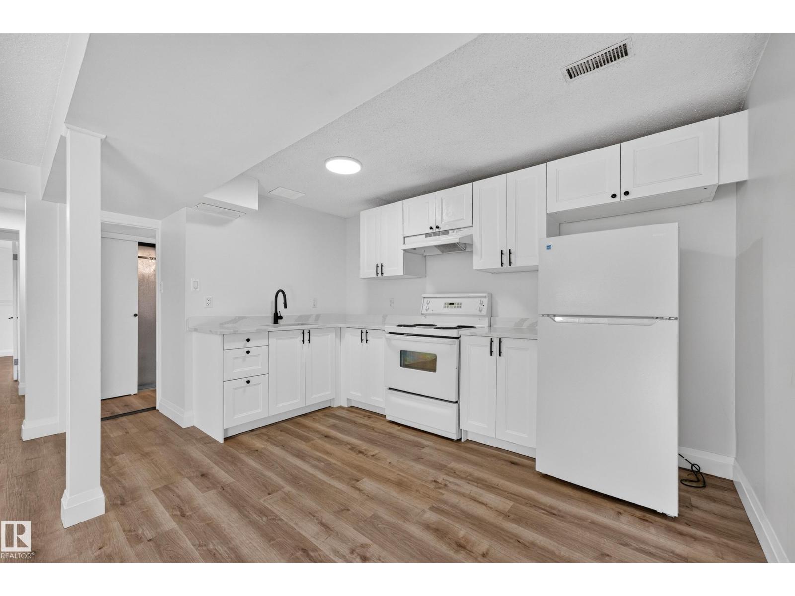 2412 80 ST NW - 27