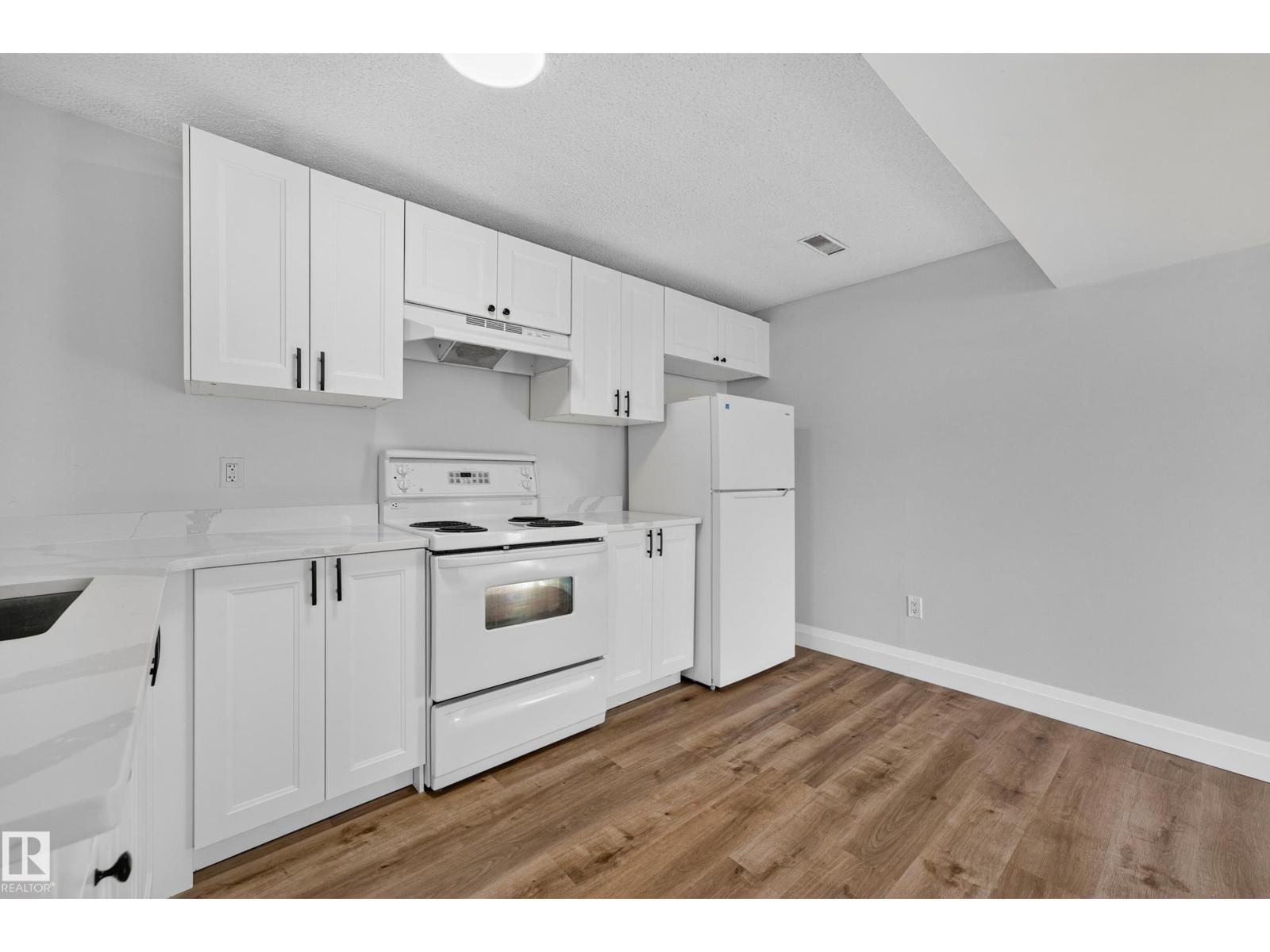 2412 80 ST NW - 29