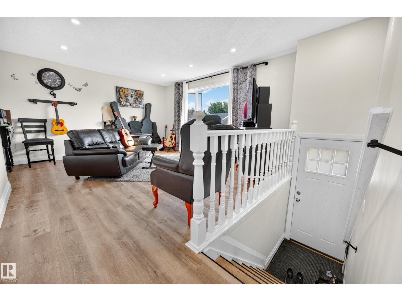 2412 80 ST NW - 3