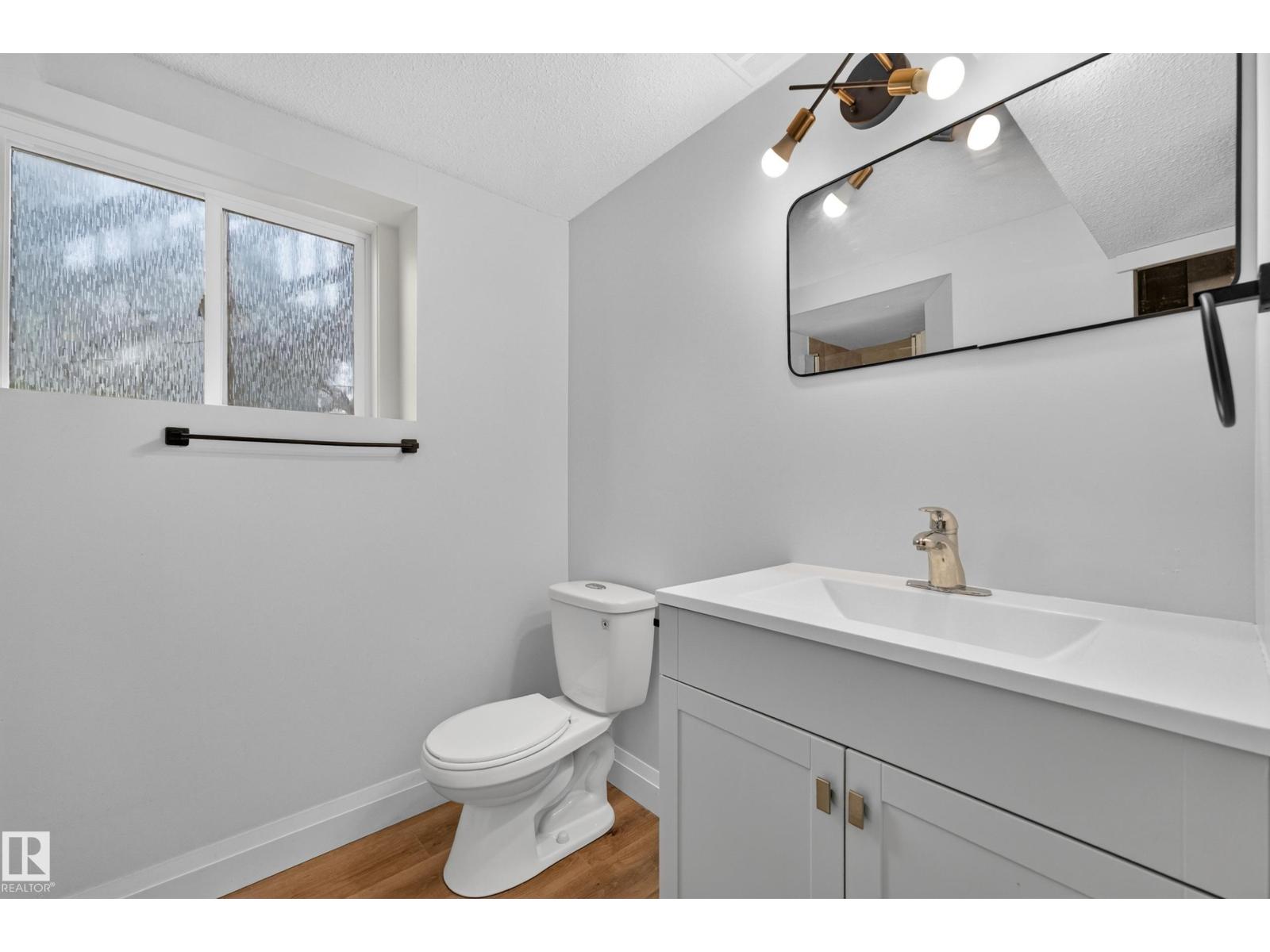 2412 80 ST NW - 38