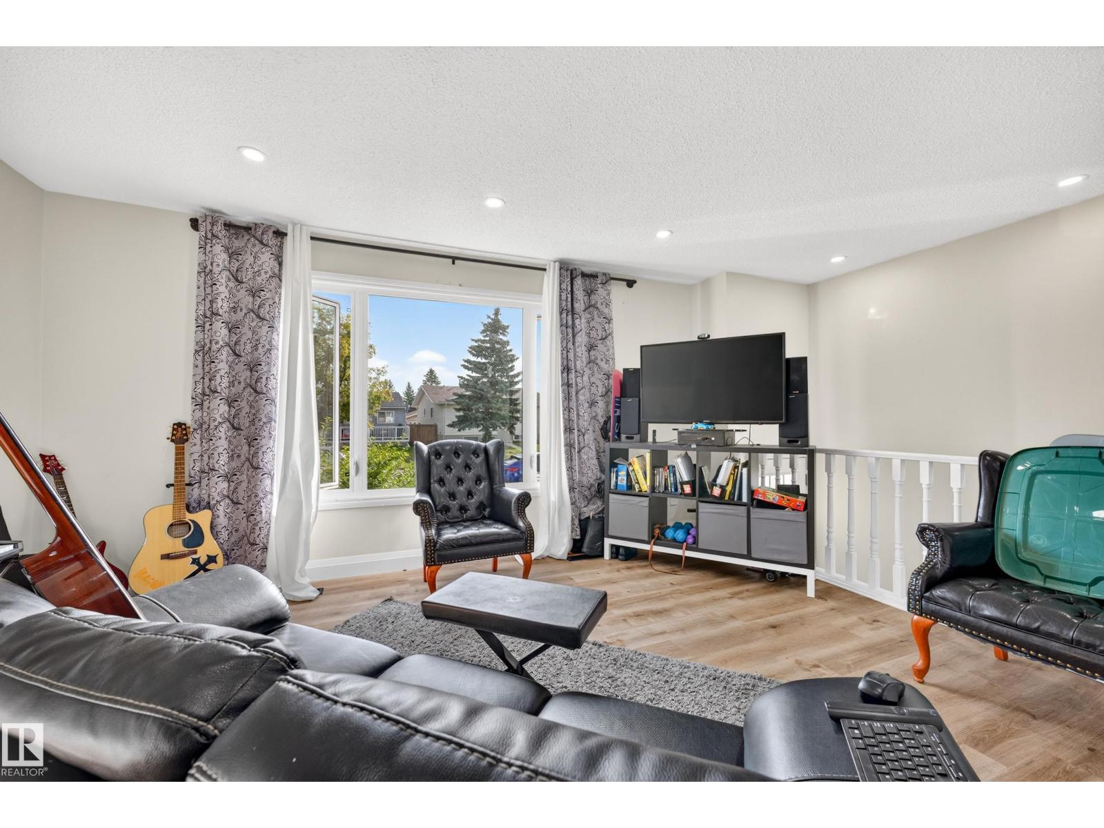 2412 80 ST NW - 5