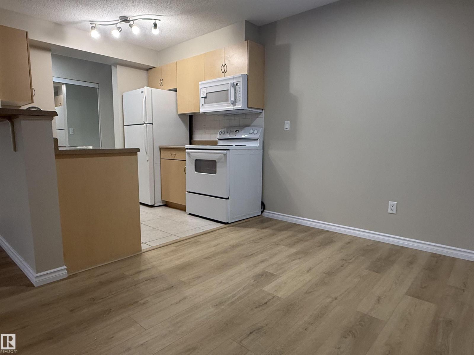 #218 17003 67 AV NW, Callingwood South, Edmonton photo 4