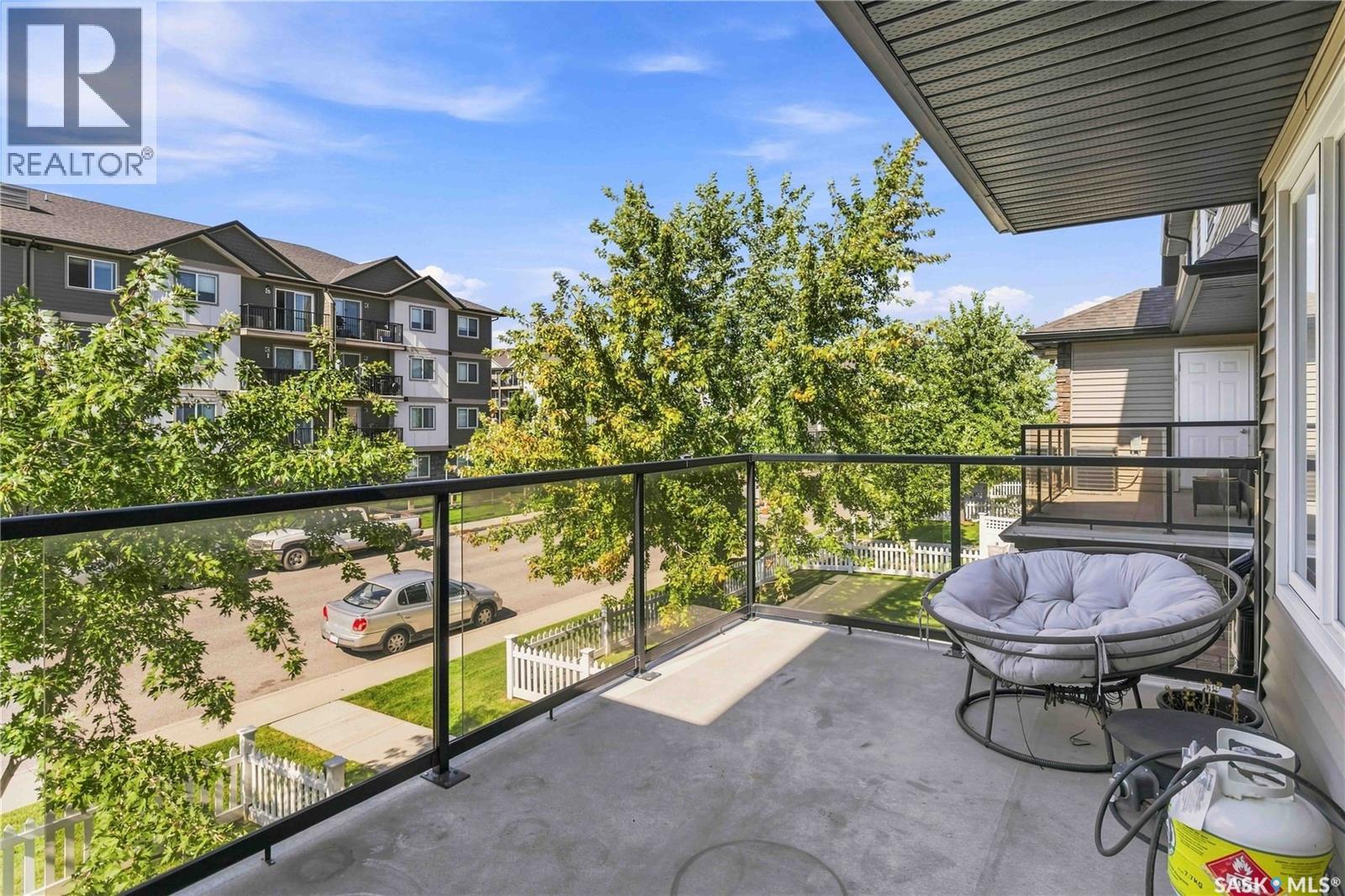 #212 110 Shillington CRESCENT - 23