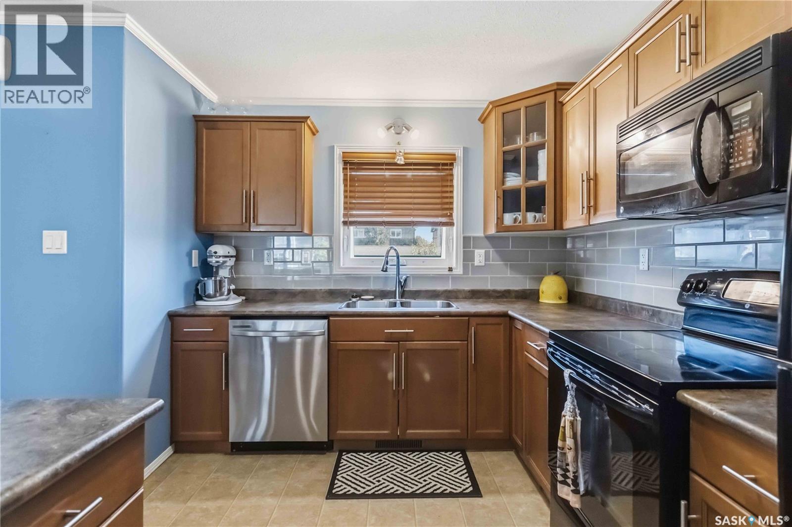 #212 110 Shillington CRESCENT - 9
