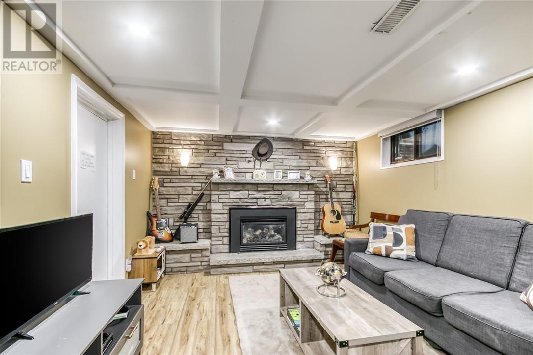 958 Auger Avenue - Image 21