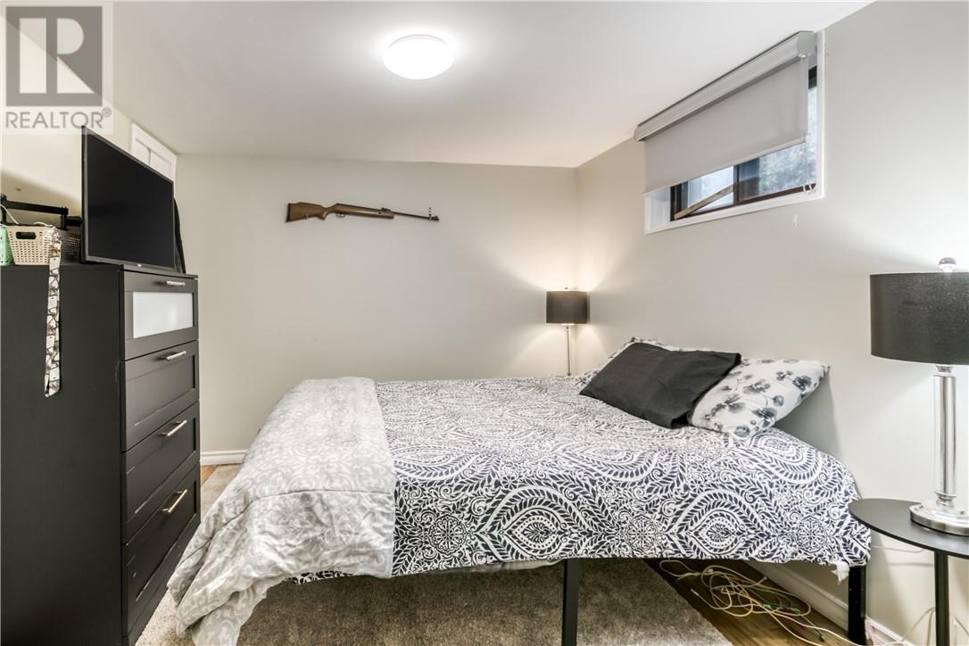 958 Auger Avenue - Image 25