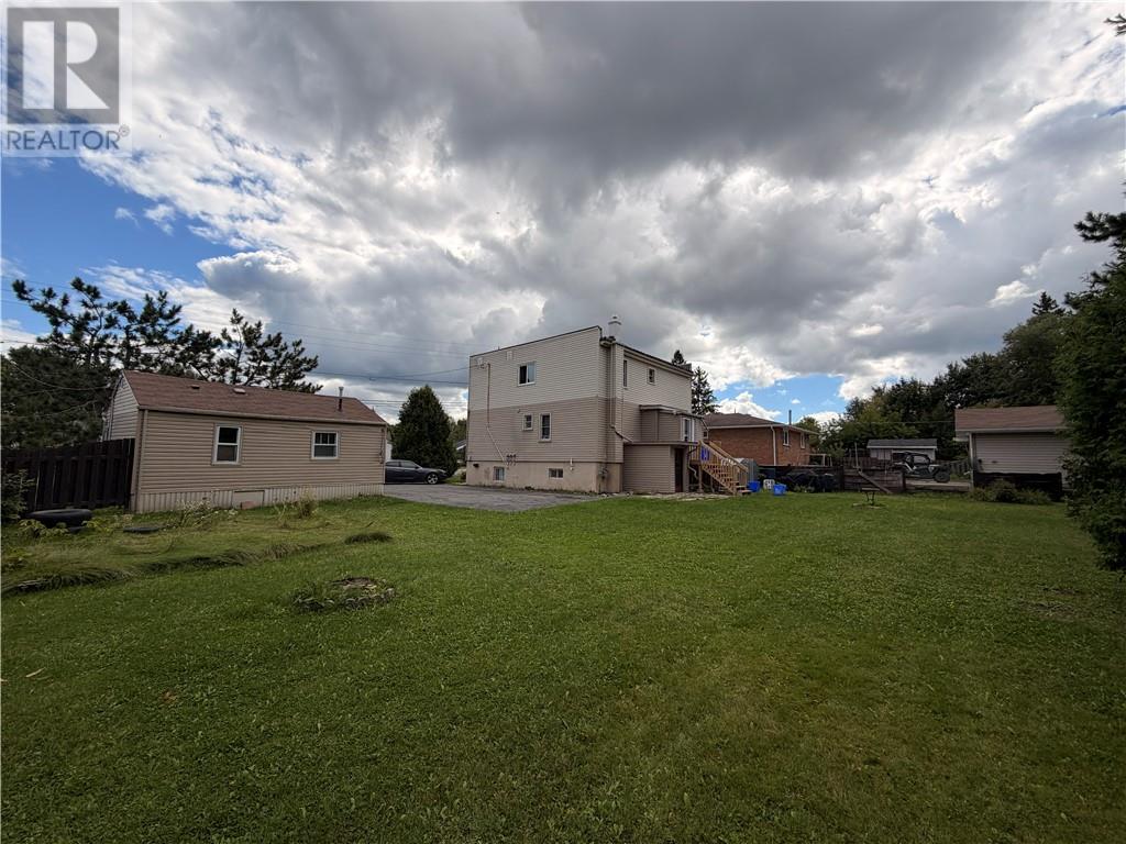 1273 & 1277 Will Street - 11