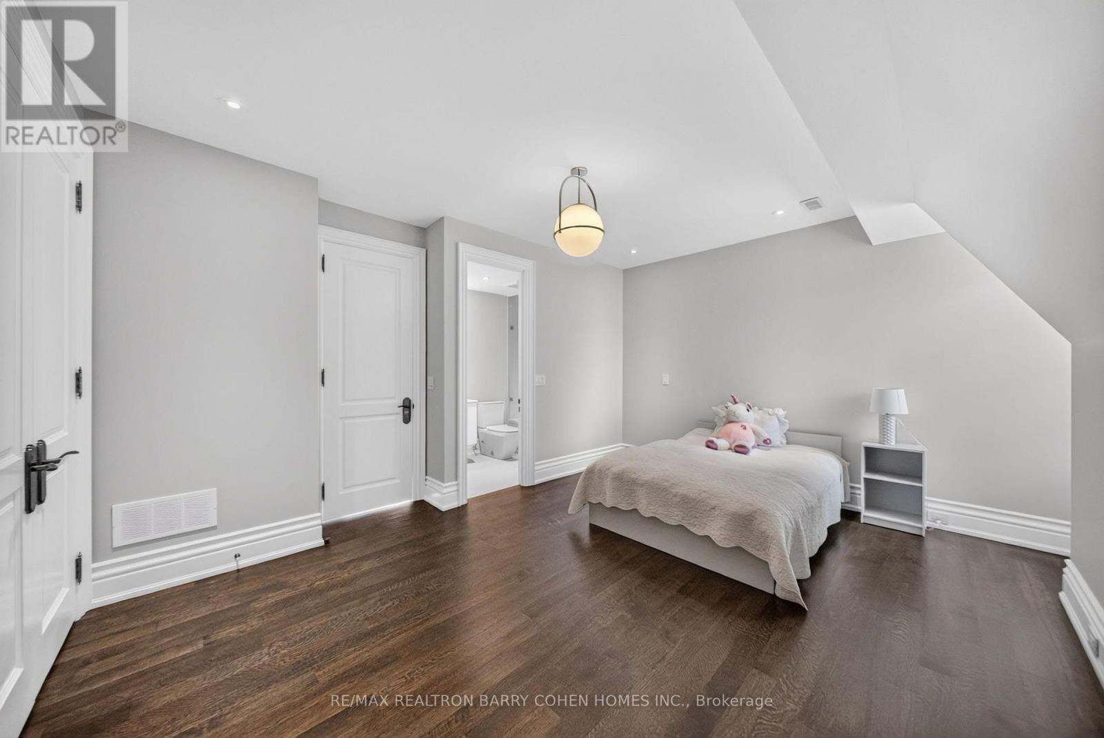 101 FOREST HEIGHTS BOULEVARD - Image 28