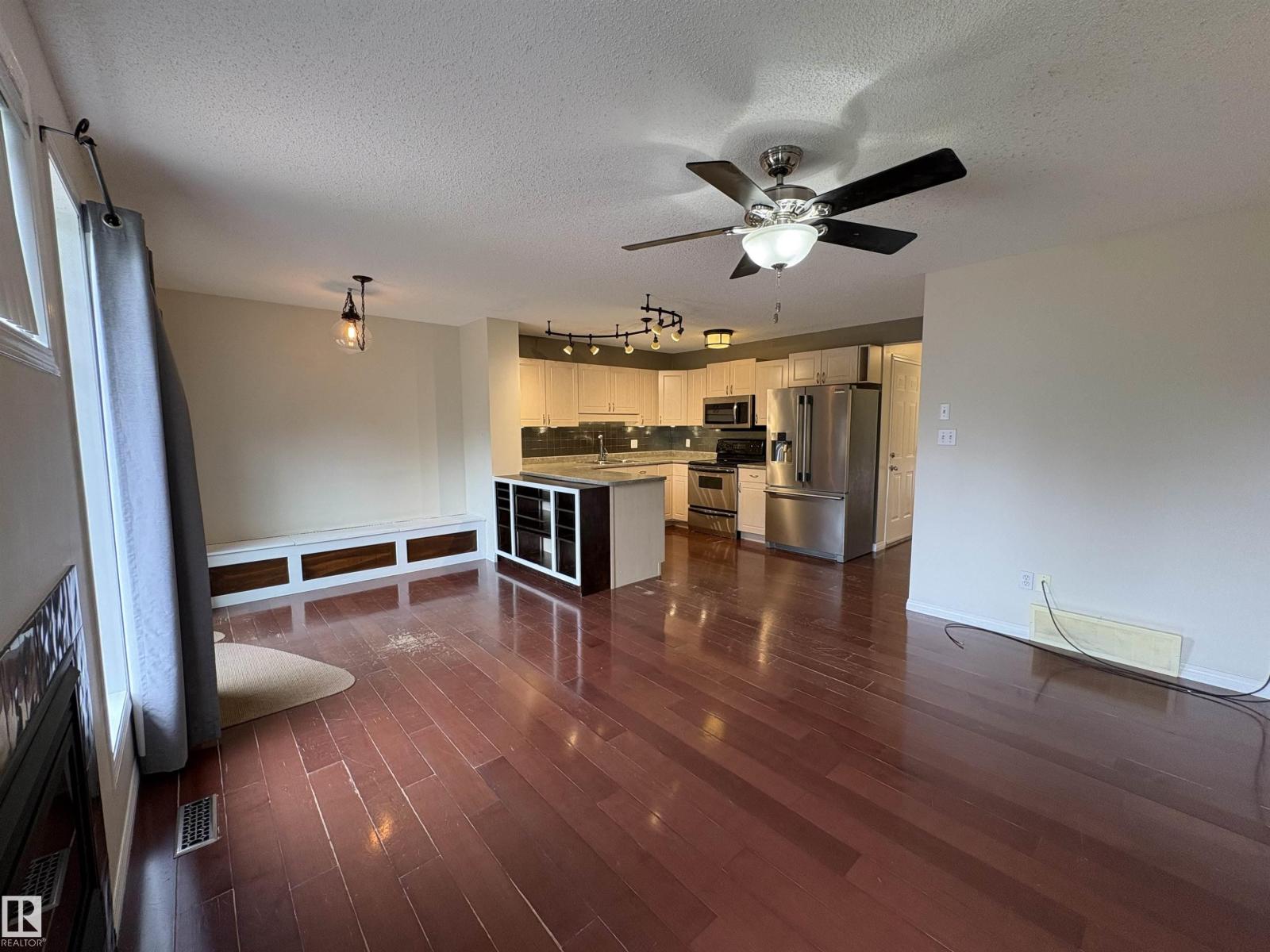 12248 16 AV SW - 9