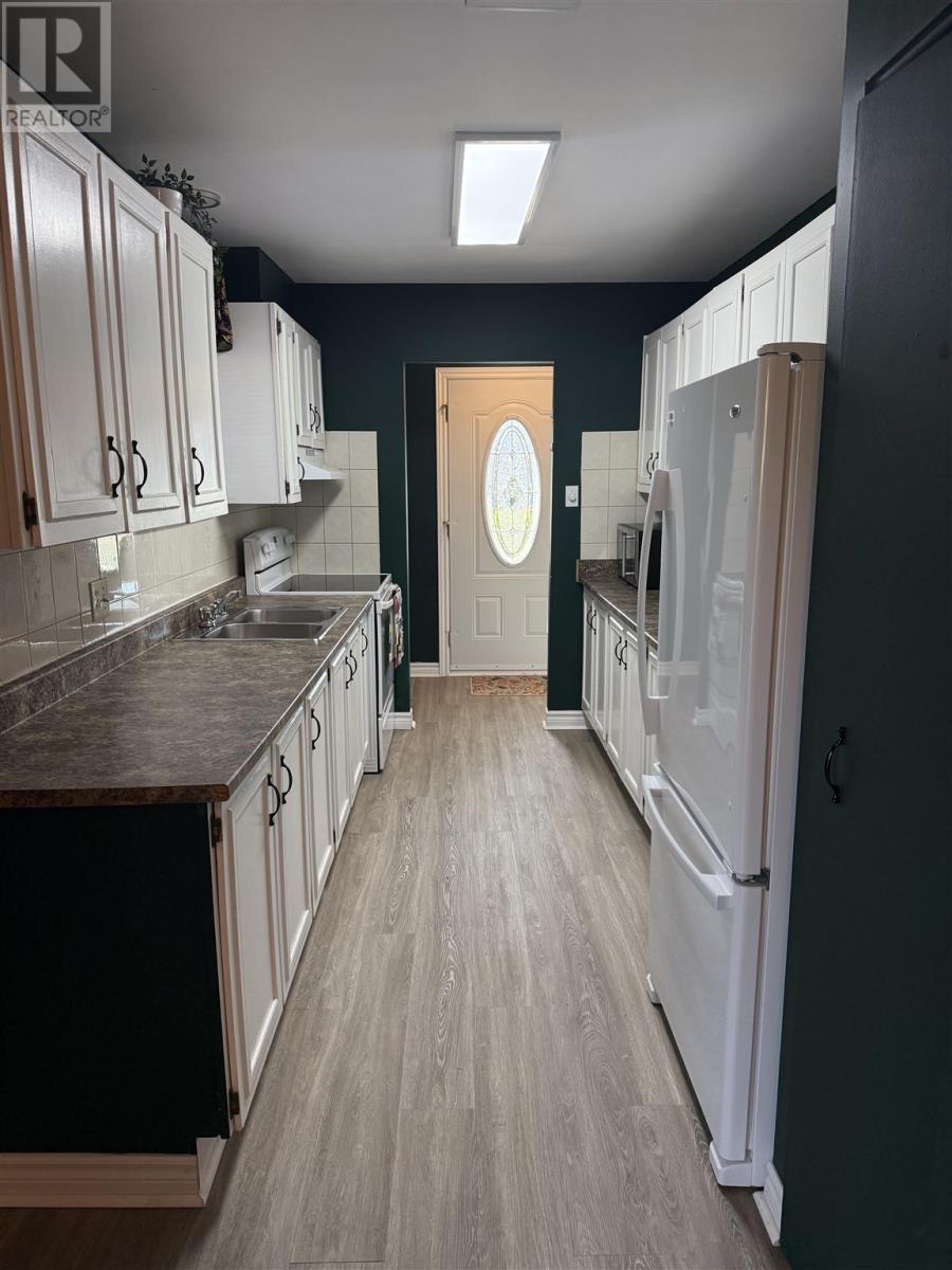 2 FARRELL CRES, Elliot Lake — photo 6