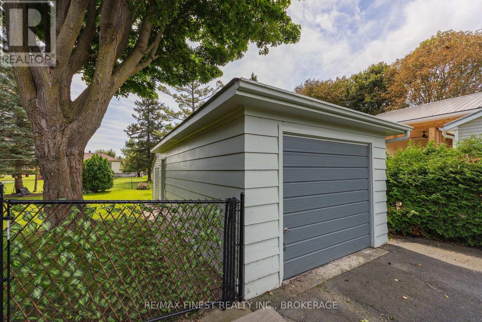 721 FRONT ROAD, Kingston (City SouthWest) — photo 6