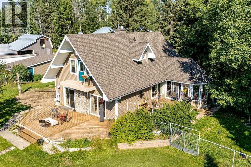 319 Clearwater Heights Close - 2