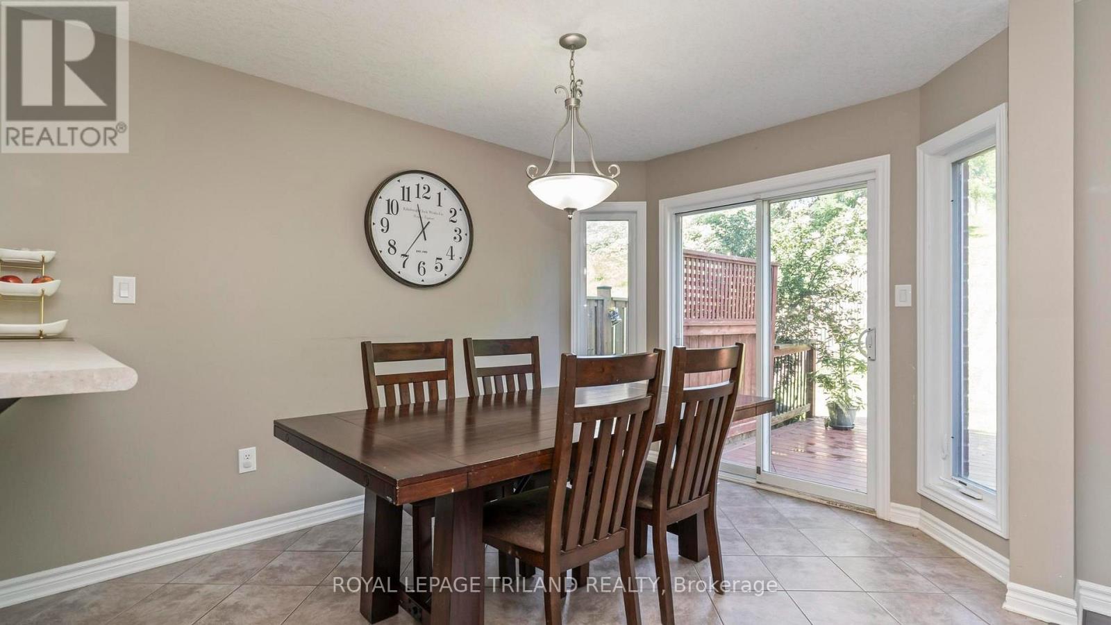 994 MAPLERIDGE STREET - 10