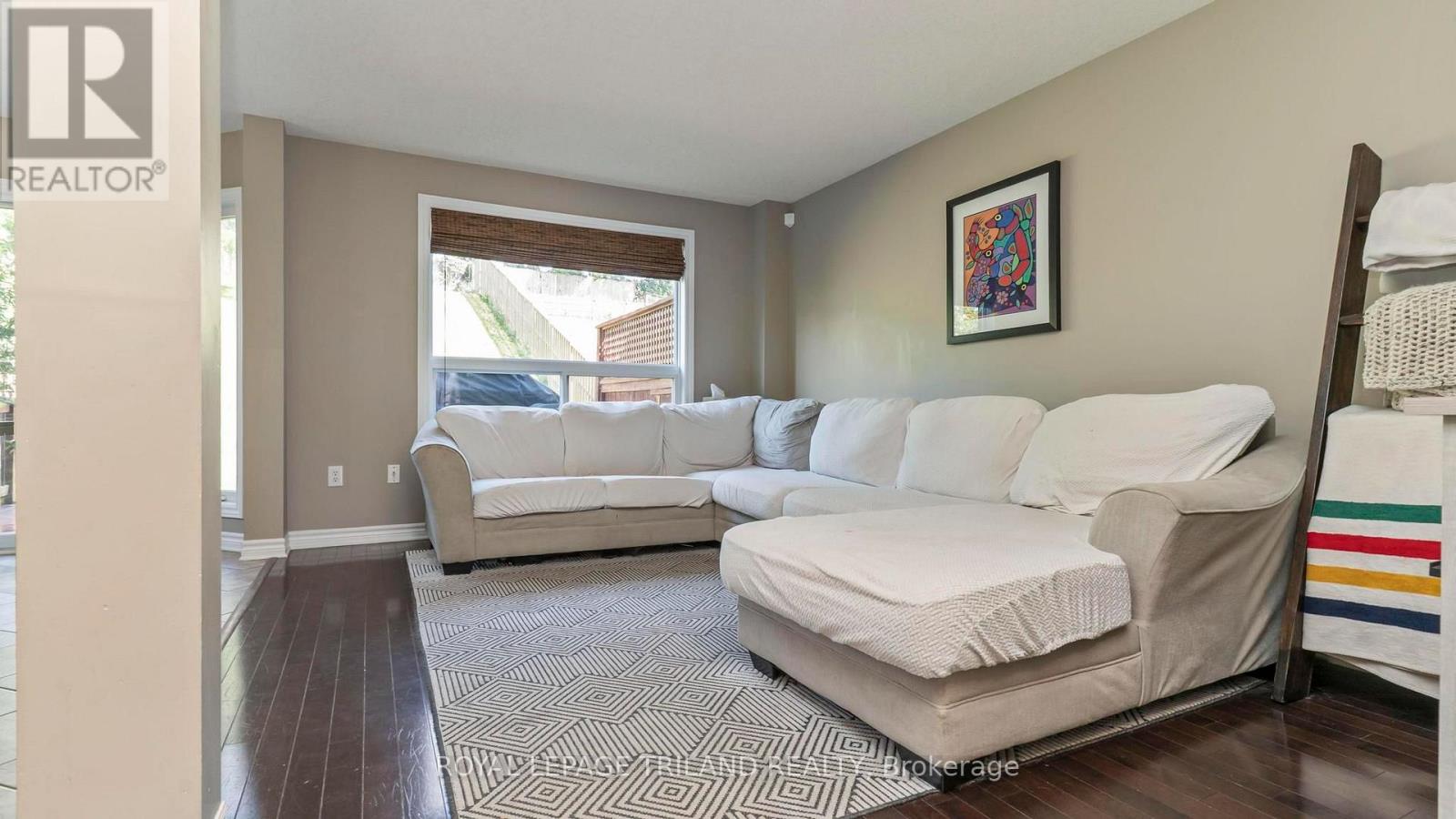 994 MAPLERIDGE STREET - 11