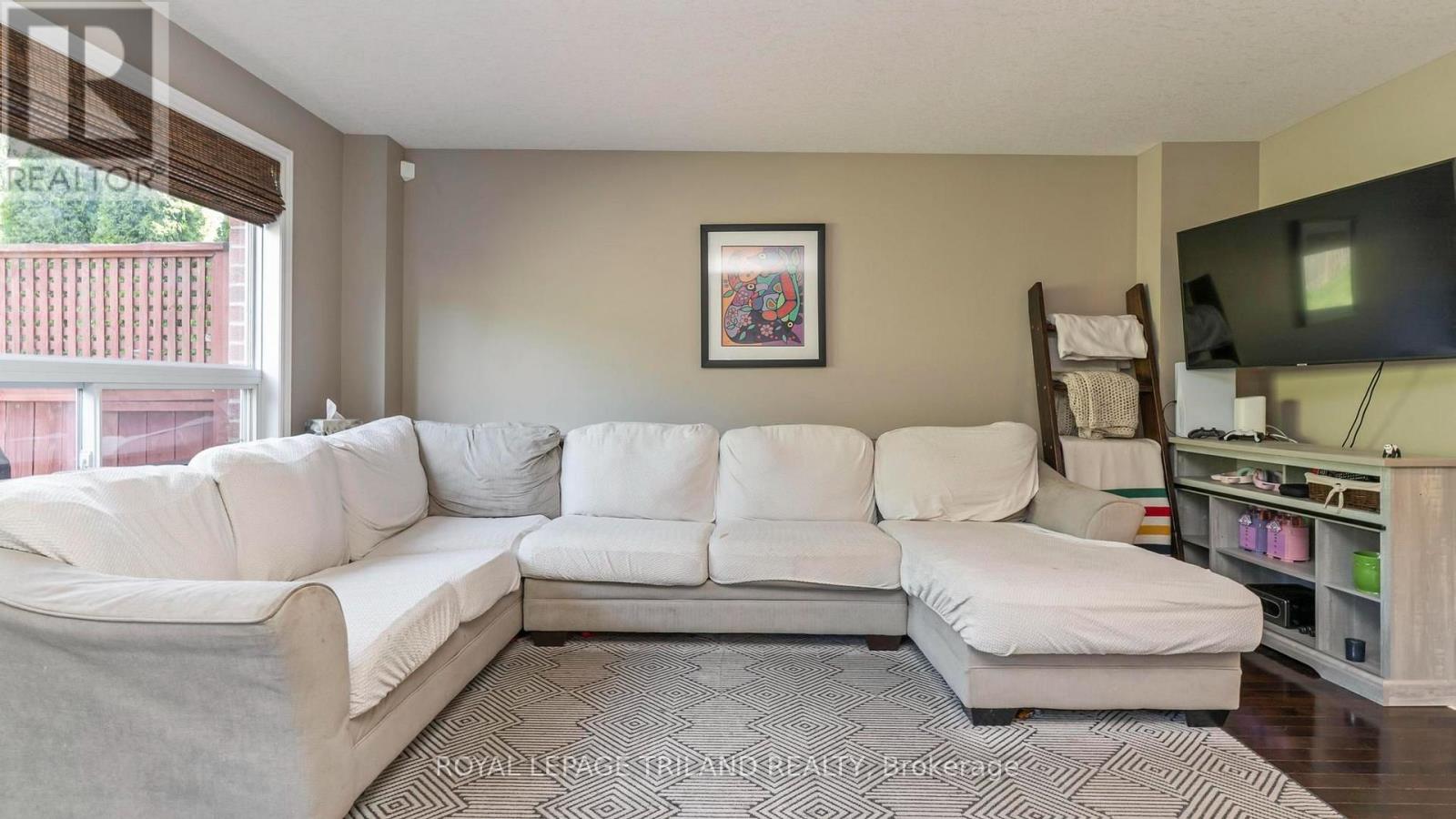 994 MAPLERIDGE STREET - 12