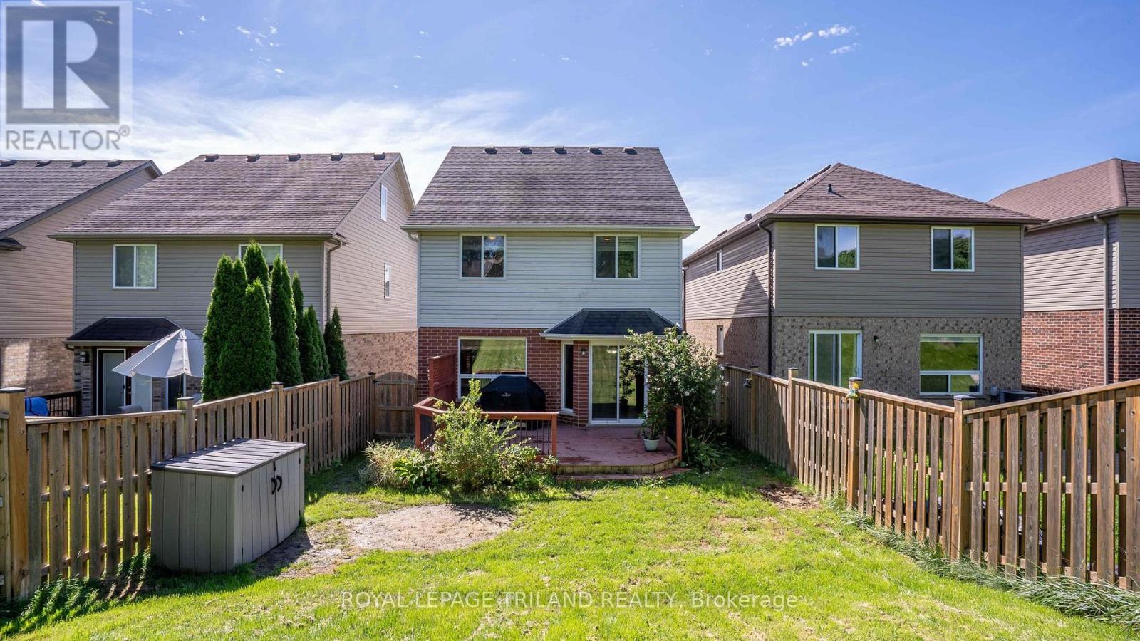 994 MAPLERIDGE STREET - Image 26