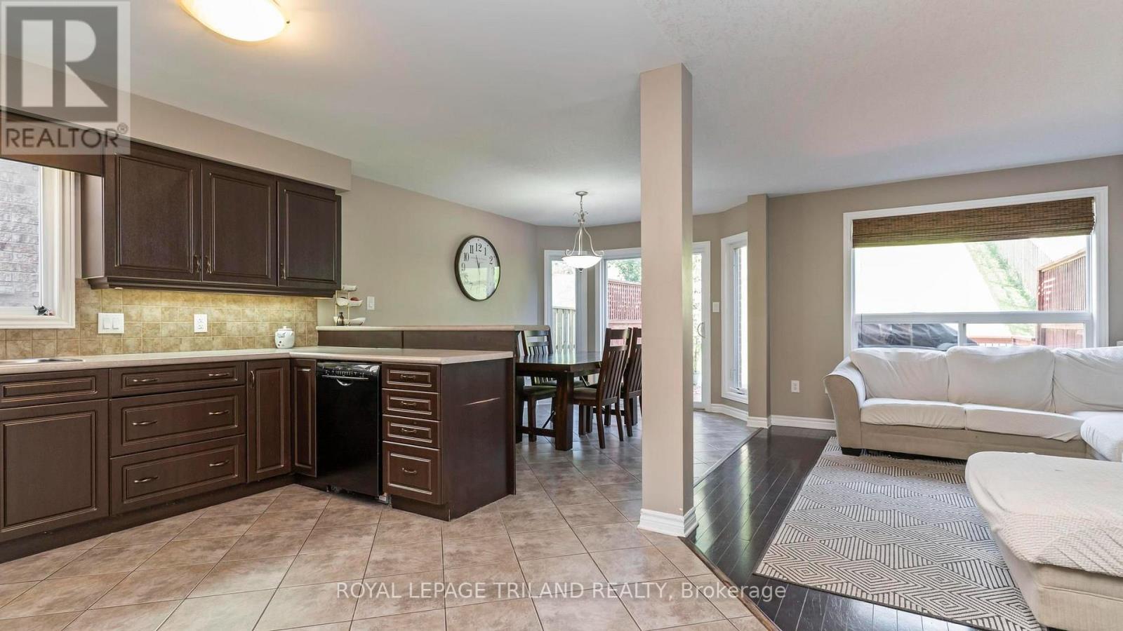 994 MAPLERIDGE STREET, London North (North M) — photo 5