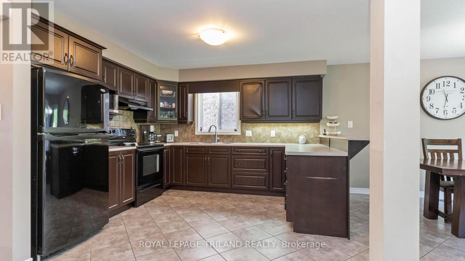 994 MAPLERIDGE STREET, London North (North M) — photo 6