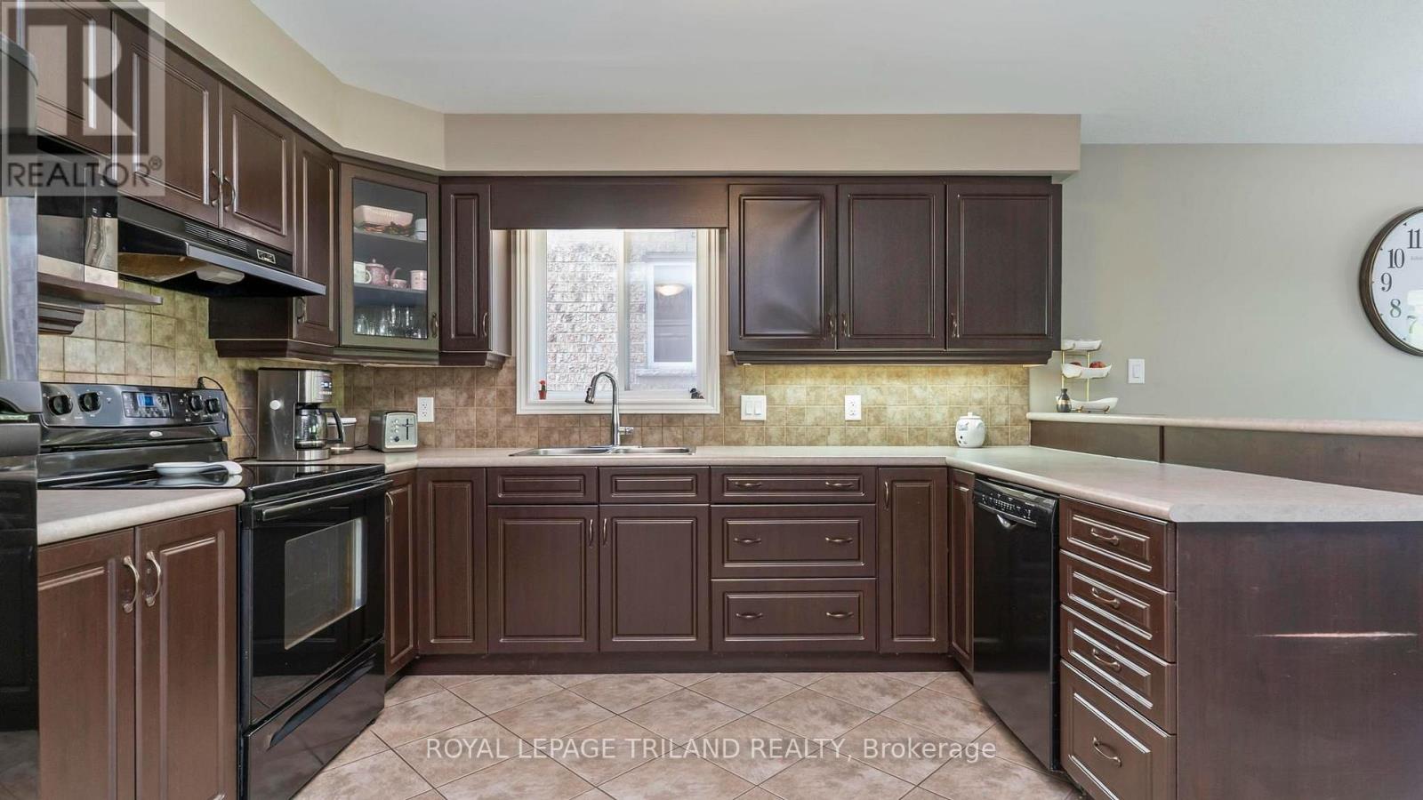 994 MAPLERIDGE STREET, London North (North M) — photo 7