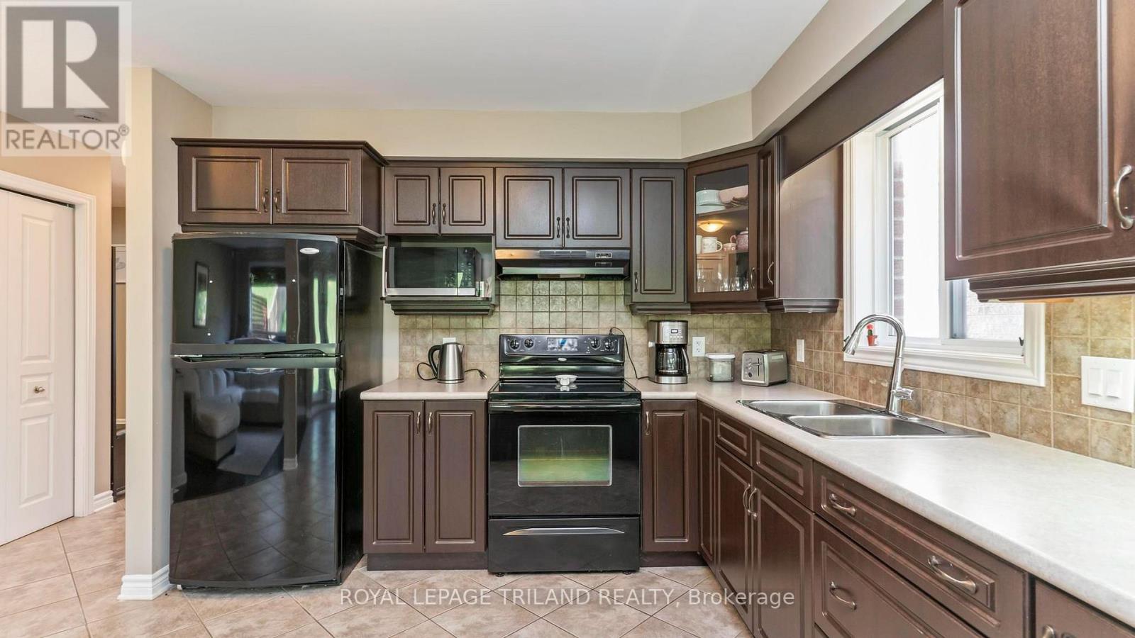 994 MAPLERIDGE STREET, London North (North M) — photo 8