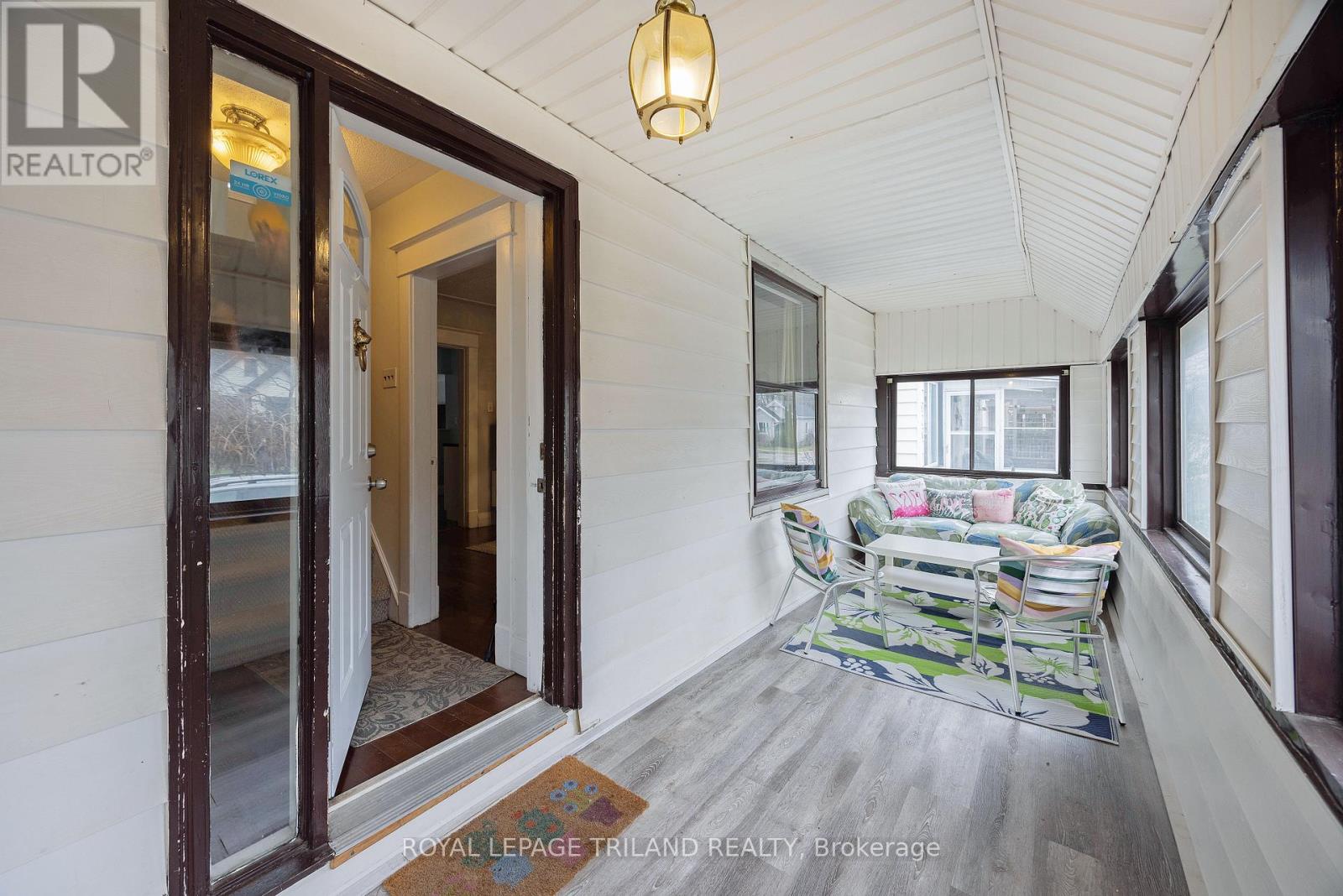 208 EDWARD STREET, London South (South F) — photo 5