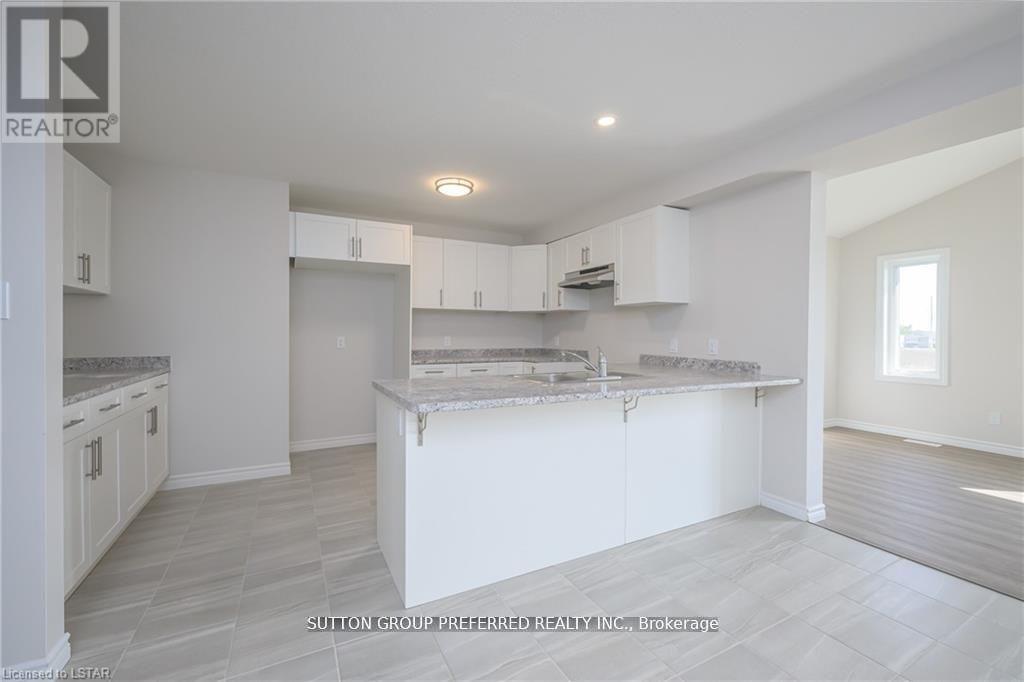 359 Kennington Way — photo 10
