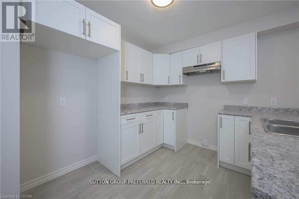 359 Kennington Way — photo 11